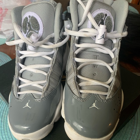 Boys Retro Jordan’s - Picture 4 of 5
